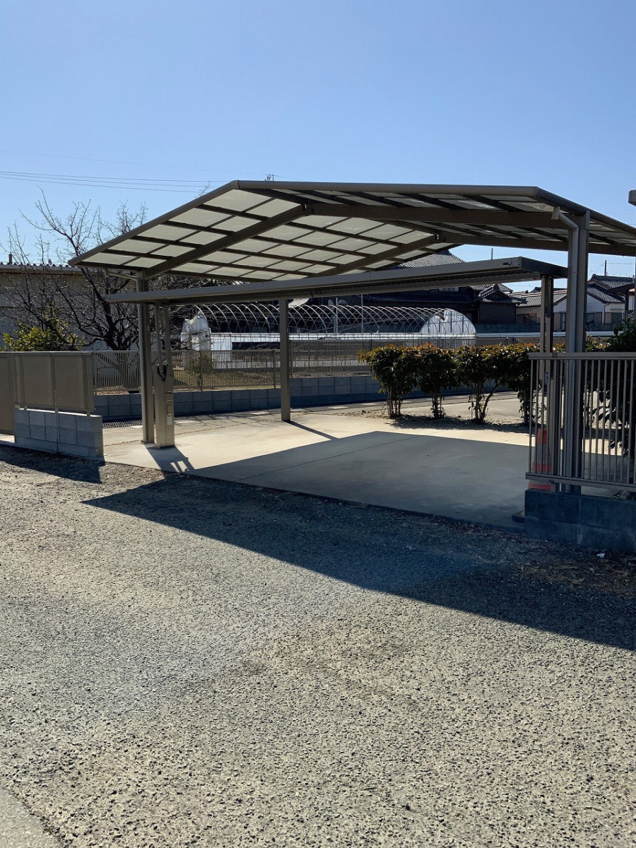 中嶋トーヨー住器の【エクステリア施工】電動オーバードア・門扉2箇所・フェンス　設置工事の施工前の写真1