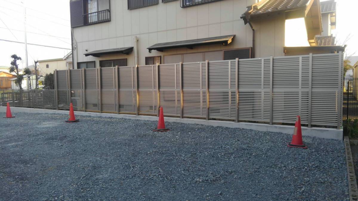 中嶋トーヨー住器の【施工】多段フェンス設置工事の施工後の写真1