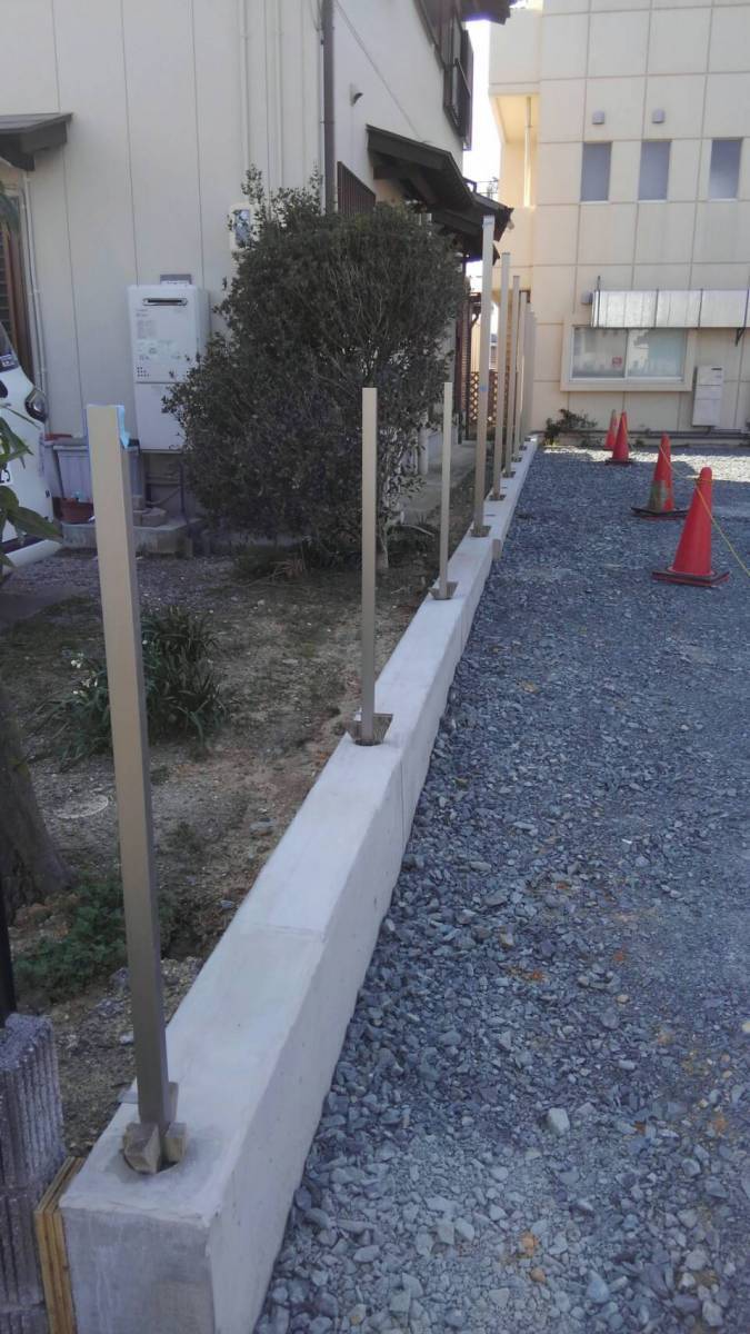 中嶋トーヨー住器の【施工】多段フェンス設置工事の施工前の写真3