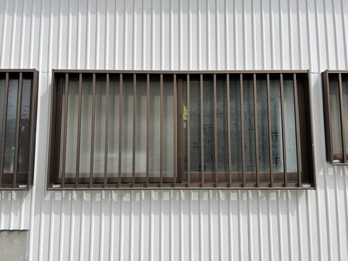 中嶋トーヨー住器の目隠し可動ルーバー / セキュリティフィルター　取替施工の施工前の写真2