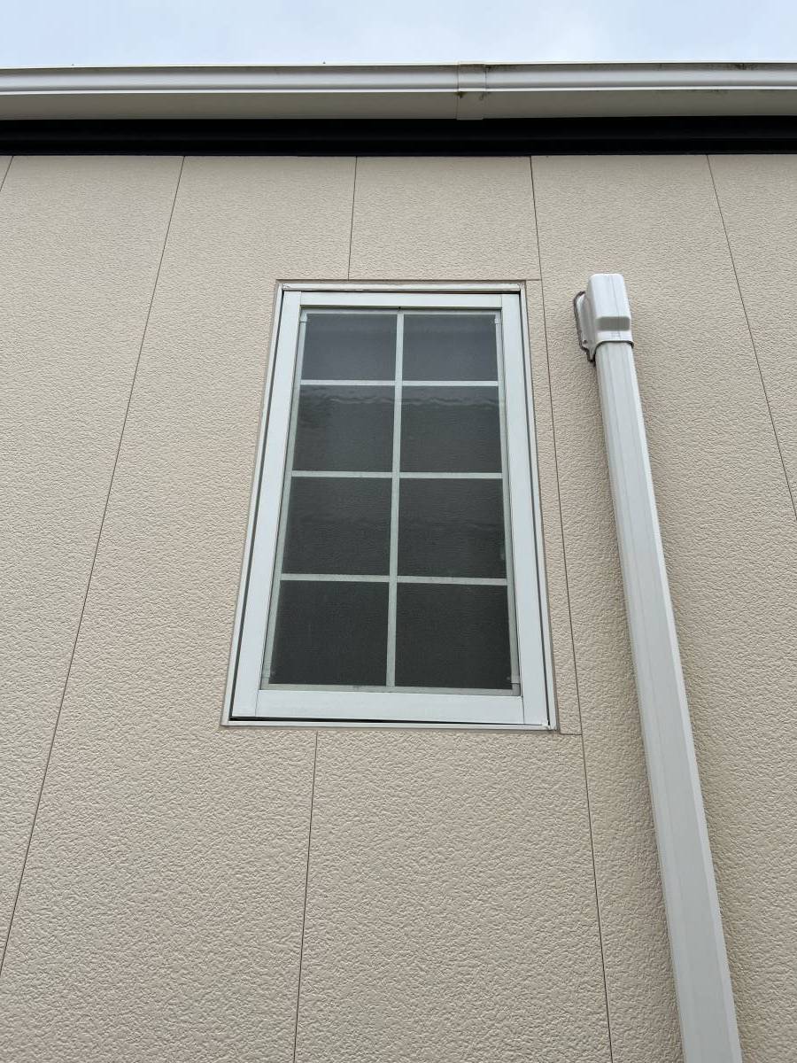 中嶋トーヨー住器の【1DAYリフォーム】リプラス(すべり出し窓) 取替施工の施工前の写真1