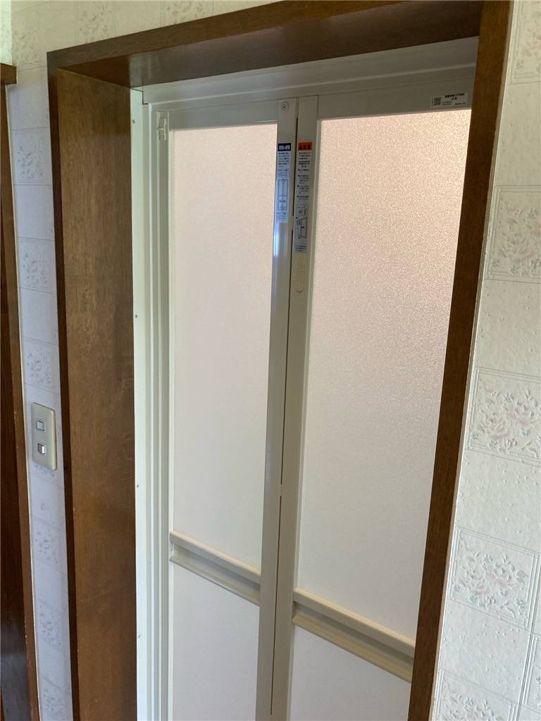 石田トーヨー住器の浴室ドア リフォームのご依頼いただきました！！の施工後の写真3