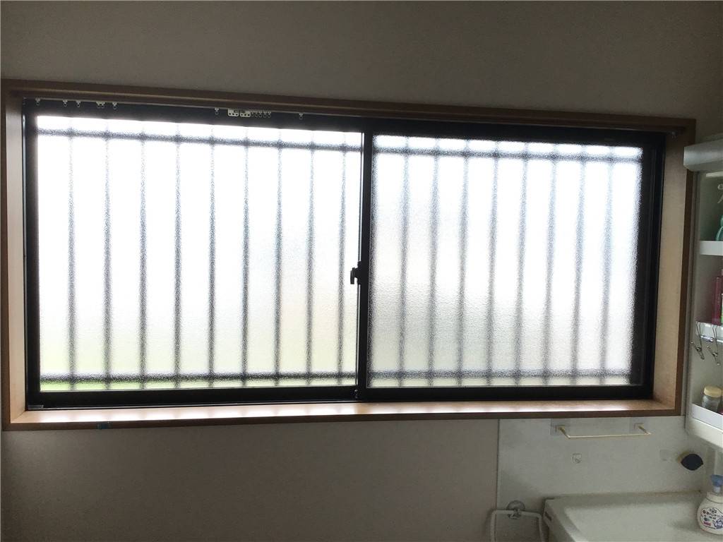 石田トーヨー住器の西日がつらい！強烈な窓からの西日対策をインプラスで！の施工前の写真3