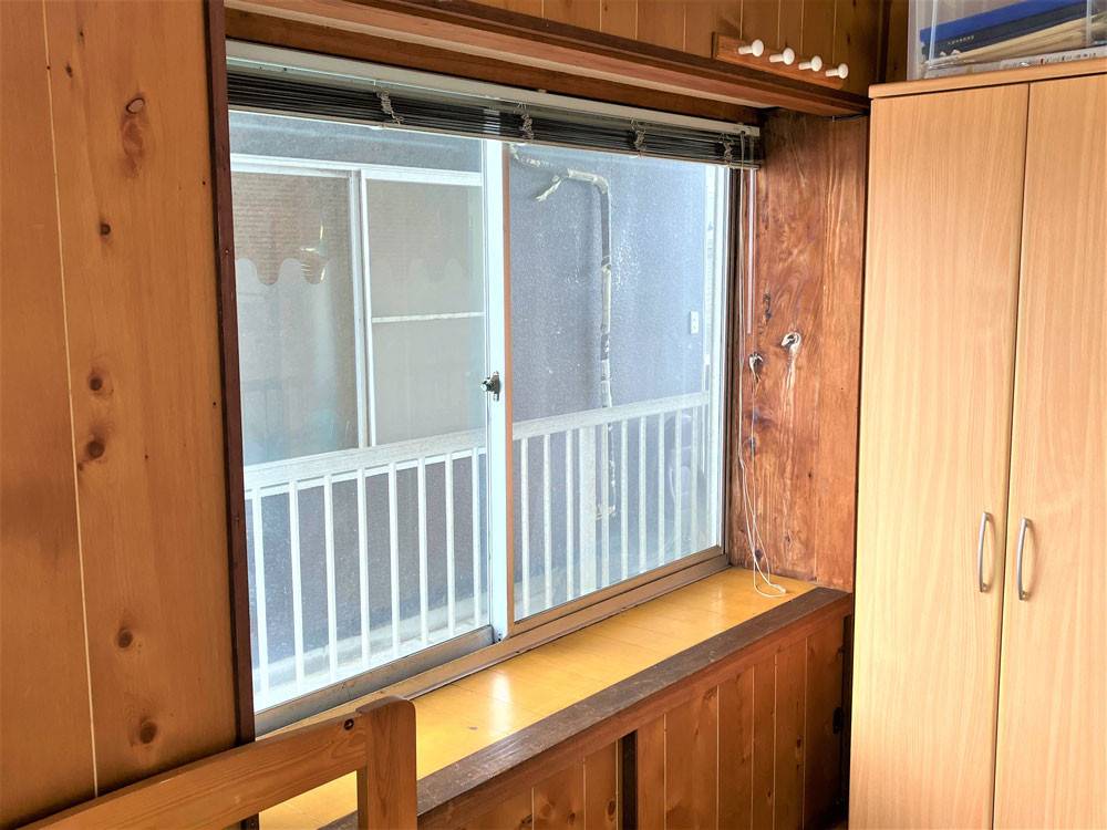 石田トーヨー住器の内窓で光熱費の高騰を抑えたい！の施工前の写真2