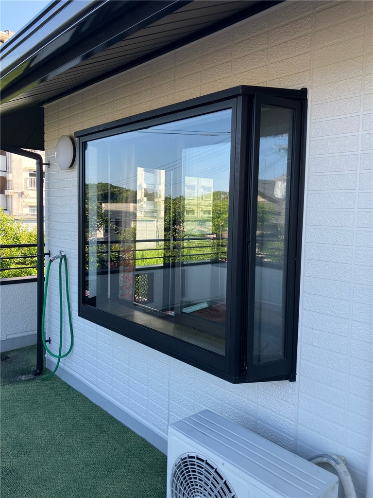 石田トーヨー住器の台風対策&騒音対策!出窓・L型窓に防犯ガラス&内窓取付の施工後の写真2