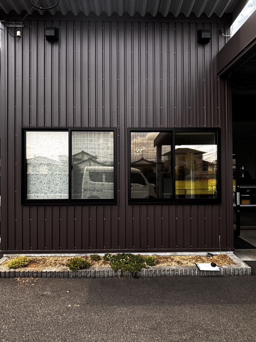 石田トーヨー住器の窓際の暑さとまぶしさ、スタイルシェードですっきり解決!の施工前の写真1