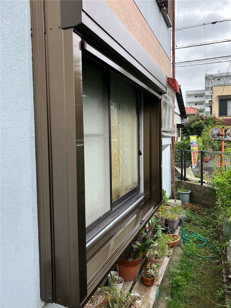石田トーヨー住器の去年の台風被害を教訓に ― リフォームシャッターで安心を！の施工後の写真1