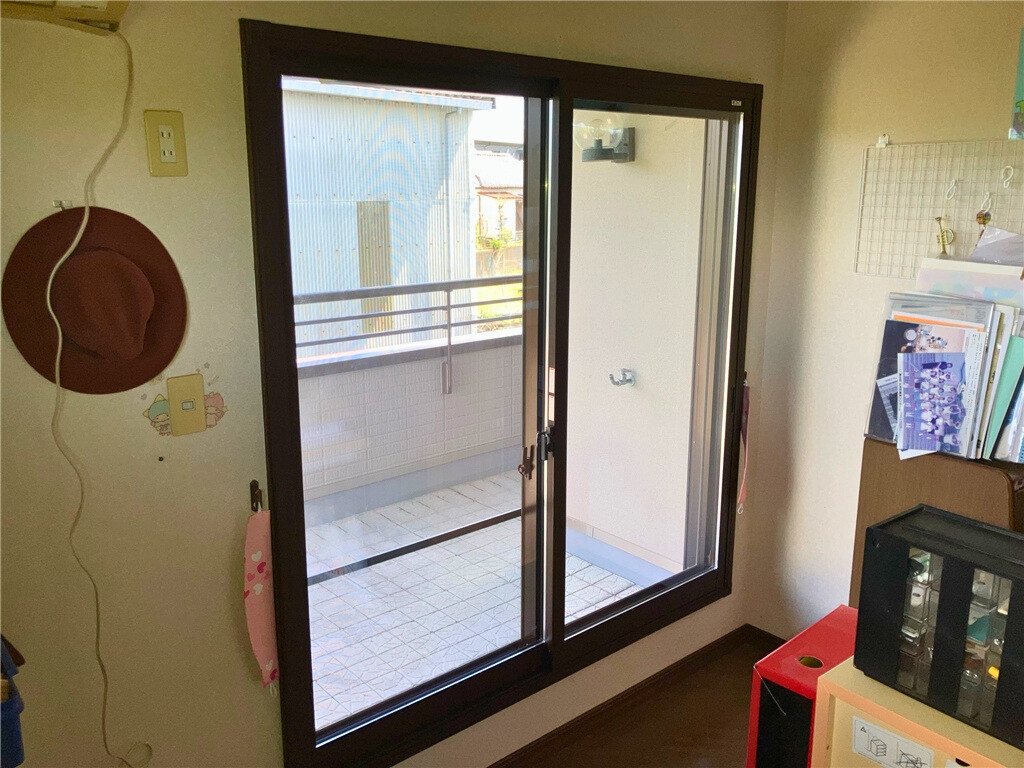 石田トーヨー住器の【補助金活用】暑い部屋が涼しく変身！内窓設置で夏の暑さ対策！の施工後の写真1