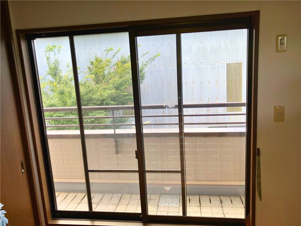石田トーヨー住器の【補助金活用】暑い部屋が涼しく変身！内窓設置で夏の暑さ対策！の施工前の写真2