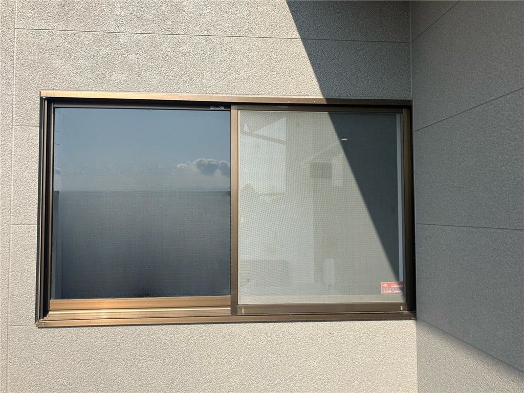 石田トーヨー住器の【補助金活用】移住後の暑さ・寒さが激減!見た目も一新✨ 外窓交換で快適な宮崎ライフへの施工前の写真3