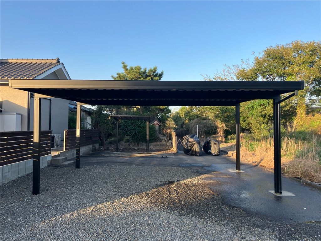 石田トーヨー住器のブラックで統一！外窓×エクステリアでおしゃれな外観に✨①【カーポートSW編】の施工後の写真2