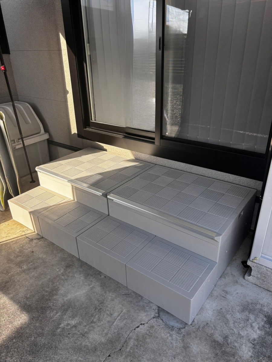 石田トーヨー住器のウッドデッキを新しくする前に…ハウスステップという選択肢、あります！の施工後の写真1