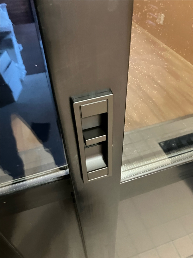 石田トーヨー住器の「鍵が閉まらない！」勝手口引戸を部品交換で安心復旧の施工後の写真3