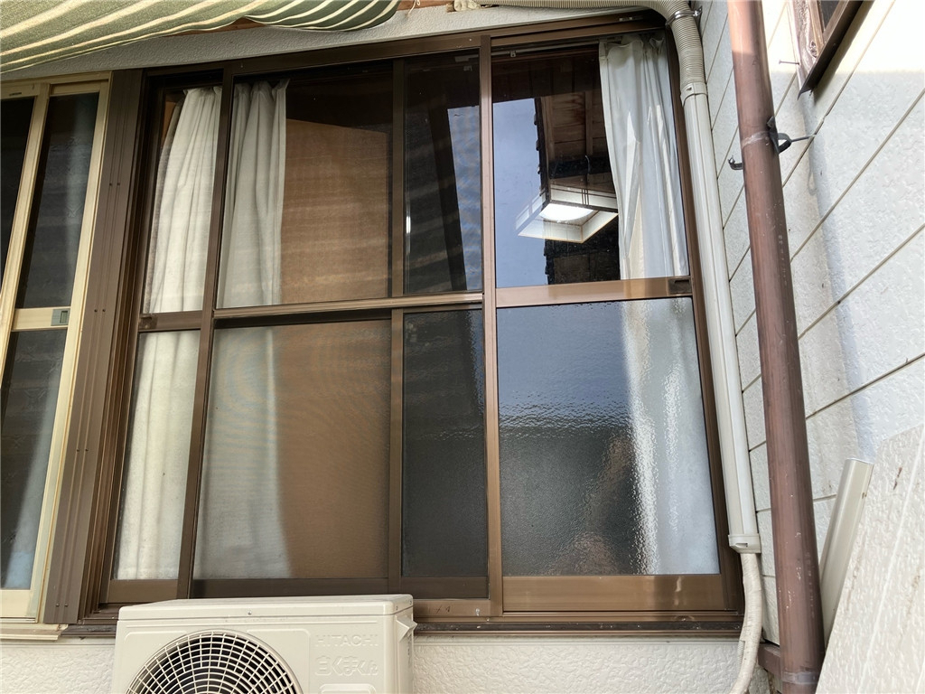 石田トーヨー住器の【補助金活用】築100年の家が、この冬あたたかく。娘さんの想いから始まった窓リノベの施工前の写真3