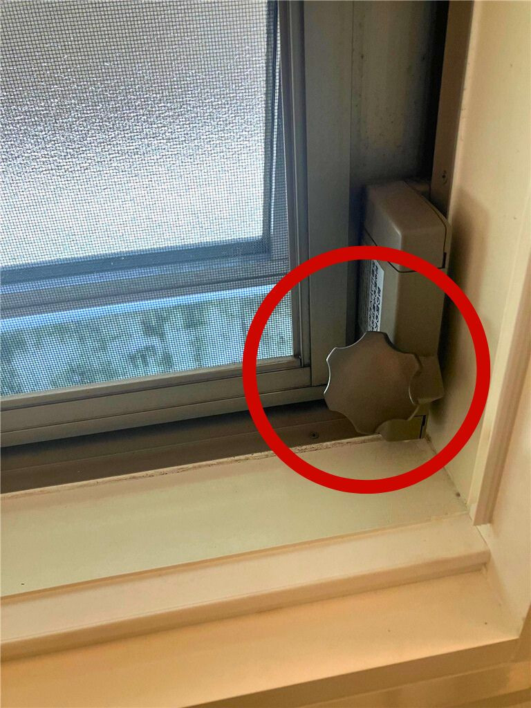 石田トーヨー住器の【補助金活用】ハンドルが邪魔で内窓が付かない？そんな時は六角ハンドル！の施工後の写真1