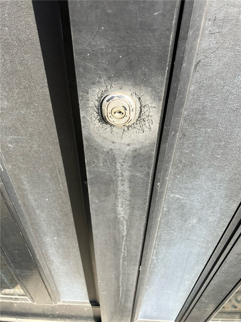 石田トーヨー住器の鍵やドアの不具合はありませんか？部品交換だけで解決できます！の施工前の写真1