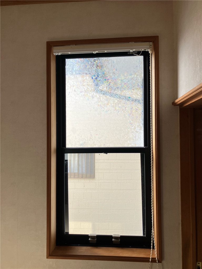 石田トーヨー住器の【補助金活用】冬のヒヤッ…はここから！勝手口＆開き窓を断熱リフォームしましたの施工前の写真2