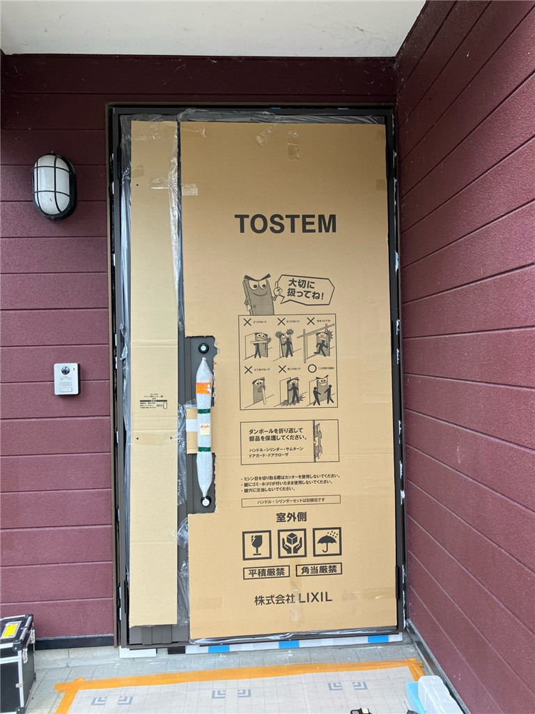 石田トーヨー住器の【宮崎県宮崎市】他社で高くて諦めかけた玄関リフォーム…実はお得にできました！の施工後の写真1