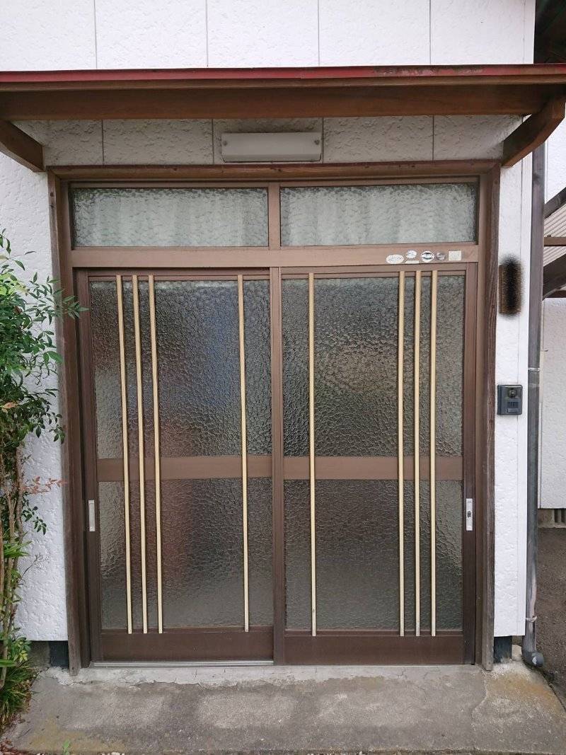 石田トーヨー住器の玄関引戸の取替の施工前の写真1