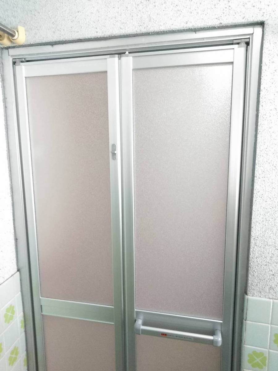 FGネクストの古くなった浴室ドアをパッと交換！の施工後の写真1