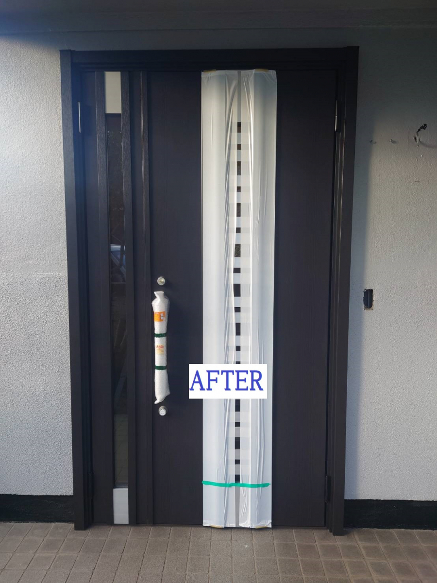 FGネクストの玄関ドア（採風・採光タイプ）の交換の施工後の写真1