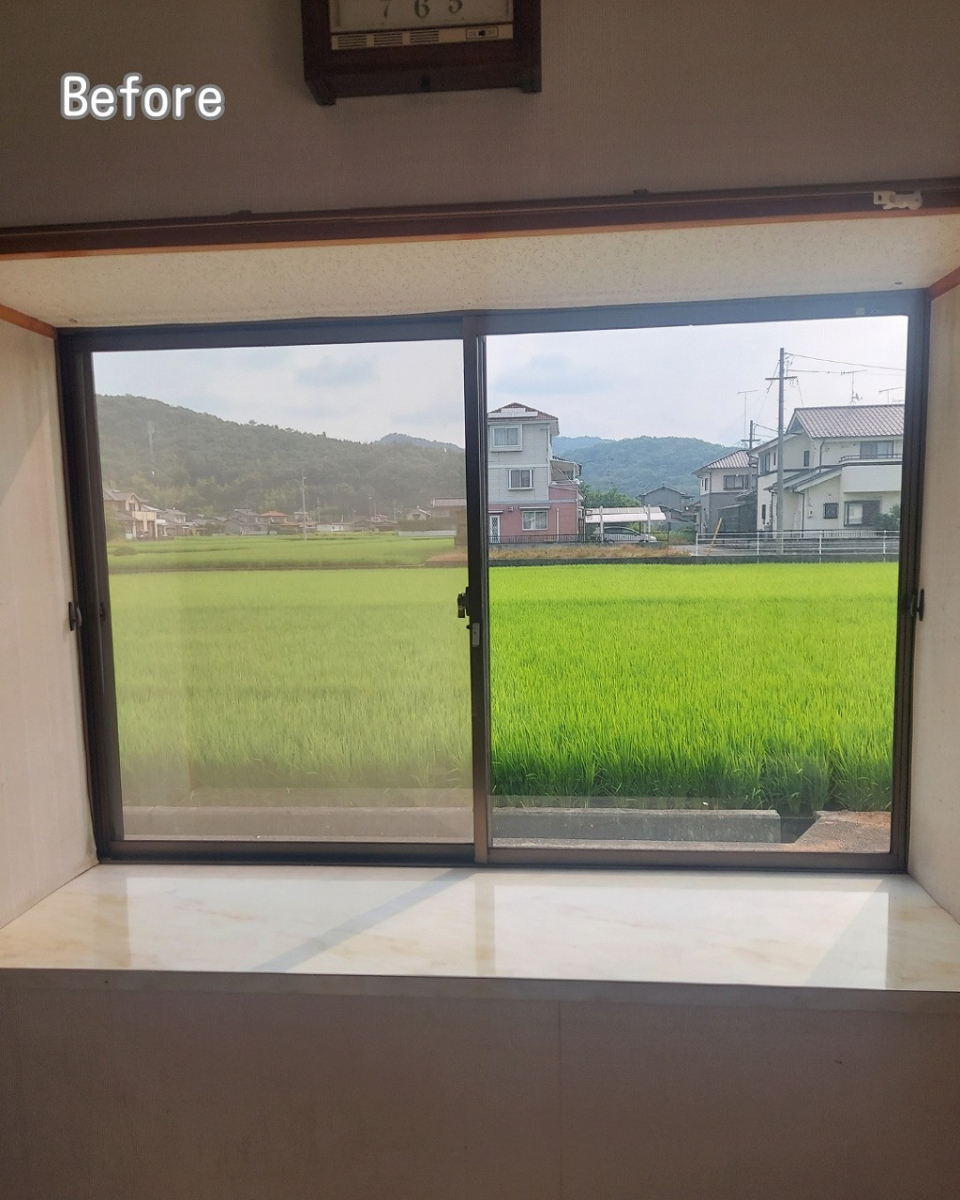 FGネクストの福山市で出窓リフォーム施工事例!内窓(インプラス)工事で暑さ・寒さ・結露を解決の施工前の写真1