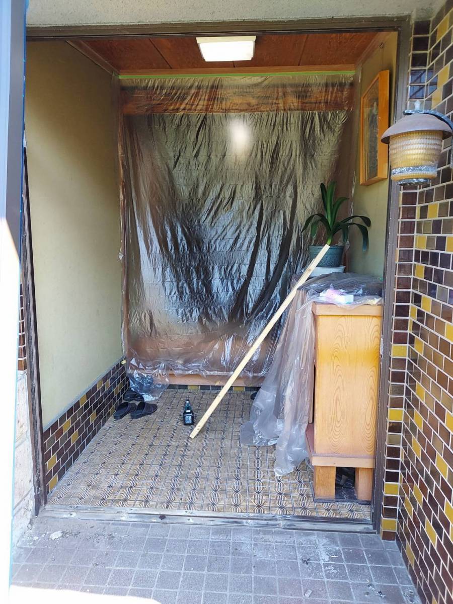 FGネクストの玄関ドアのリフォームの施工前の写真2