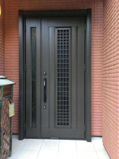 FGネクストの玄関ドアのリフォーム施工事例写真1