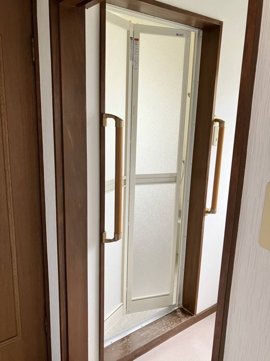 ホテイヤトーヨー住器のリフォーム浴室中折れドアを施工させて頂きました!!の施工後の写真1