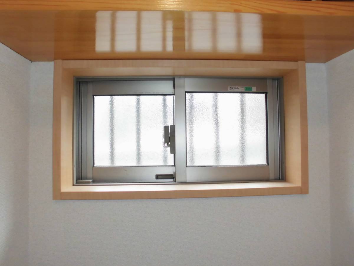 ホテイヤトーヨー住器の内窓を付けて快適空間にしませんかの施工前の写真1