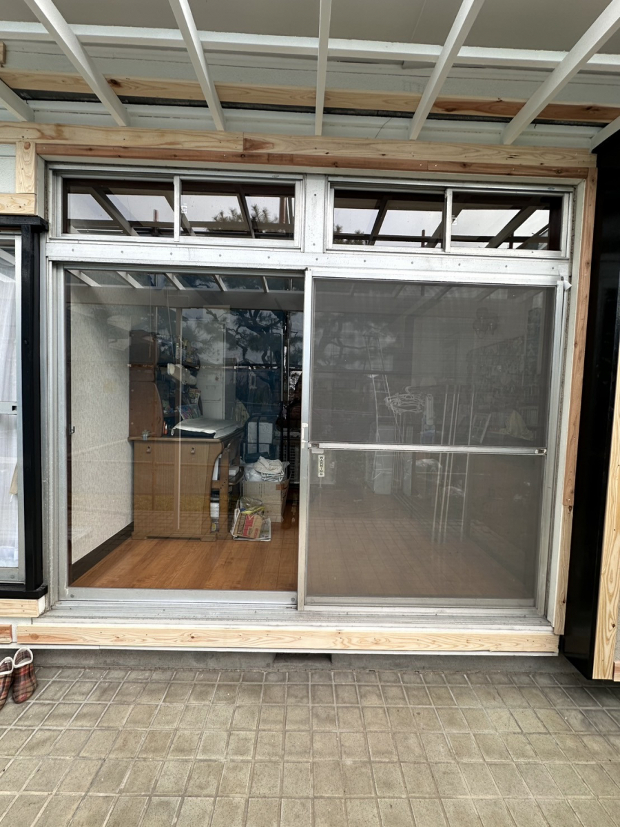 ホテイヤトーヨー住器の【宇都宮市】《補助金対象商品》動きが悪くなった大きな窓を、たった一日で取替えよう!!の施工前の写真1
