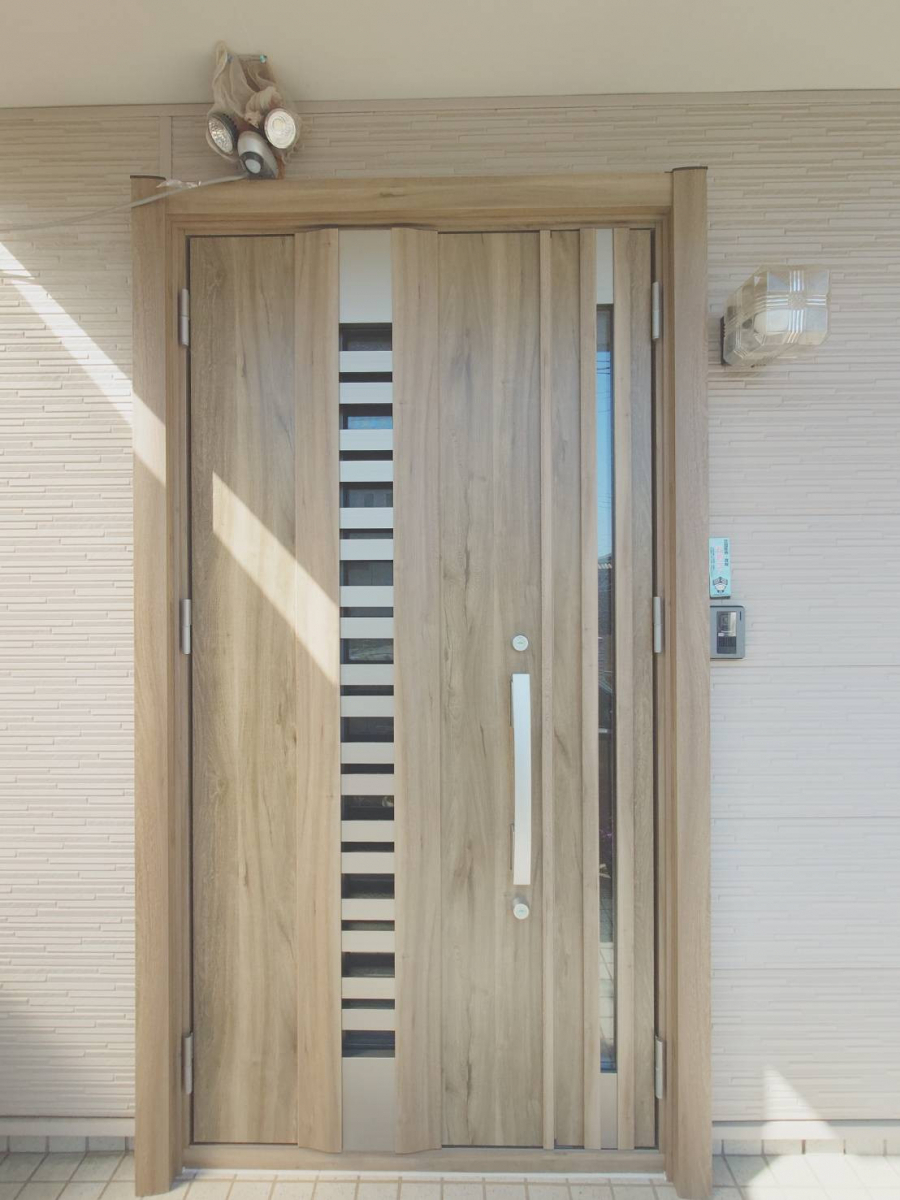 ホテイヤトーヨー住器の【栃木市】しっかり施錠したままでも、風通しができる玄関ドアがあるって本当!?の施工後の写真1