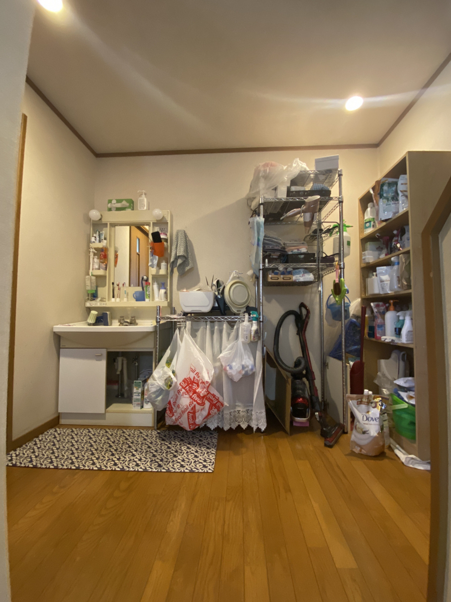 ホテイヤトーヨー住器の【真岡市】ホテルのような優雅な洗面空間への施工前の写真1