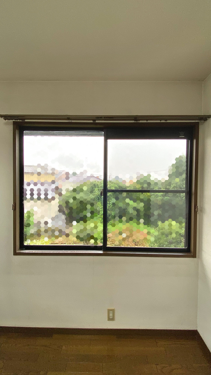 ホテイヤトーヨー住器の【栃木市】冷暖房の効率がアップ！Low-Eグリーンの内窓で快適空間に！の施工前の写真1