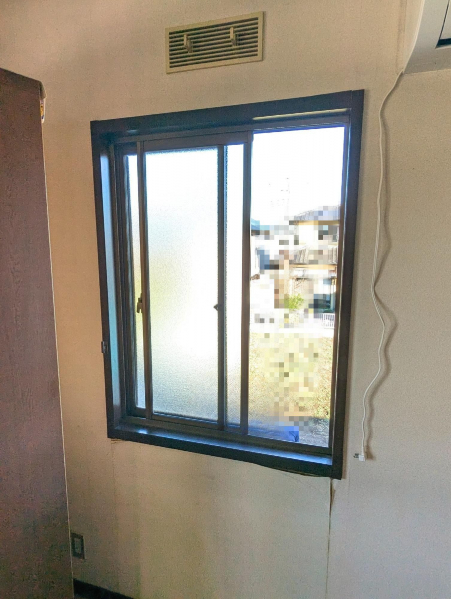 ホテイヤトーヨー住器の【宇都宮市】《補助金対象商品》省エネだけじゃない！内窓で雰囲気がガラッとかわる！？の施工前の写真1
