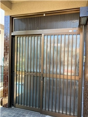 オーケンズの玄関引戸取替工事の施工前の写真1