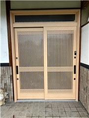 オーケンズの玄関引戸取替工事の施工後の写真1