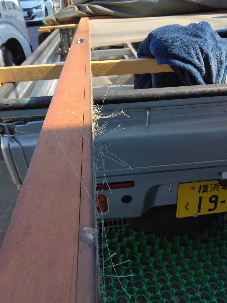山装 リニューアル事業部の【三浦半島】木製建具の網戸を張り替えるの施工前の写真1