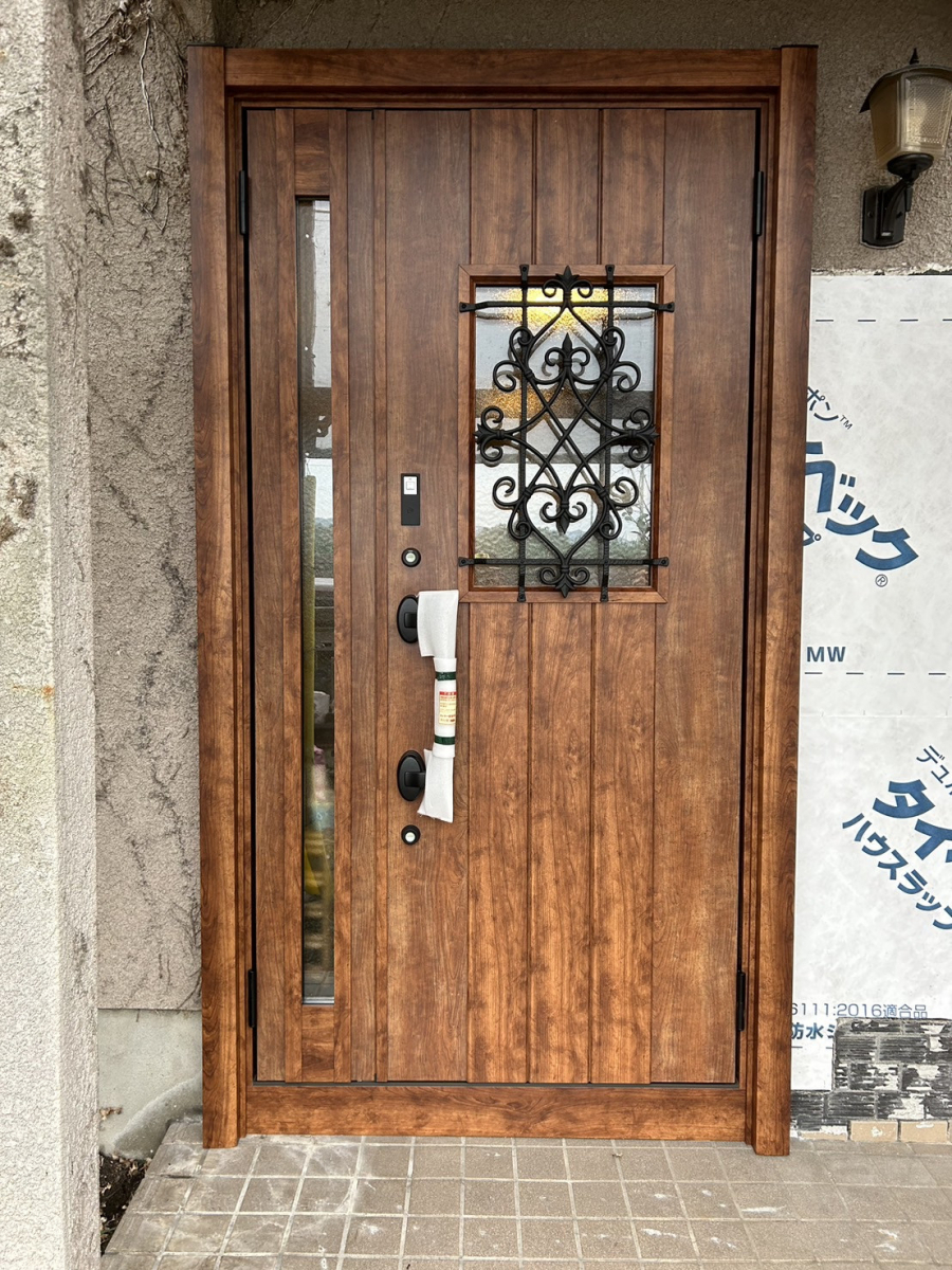 海南トーヨー住器の玄関ドア改修リシェント！（和歌山市）の施工後の写真1