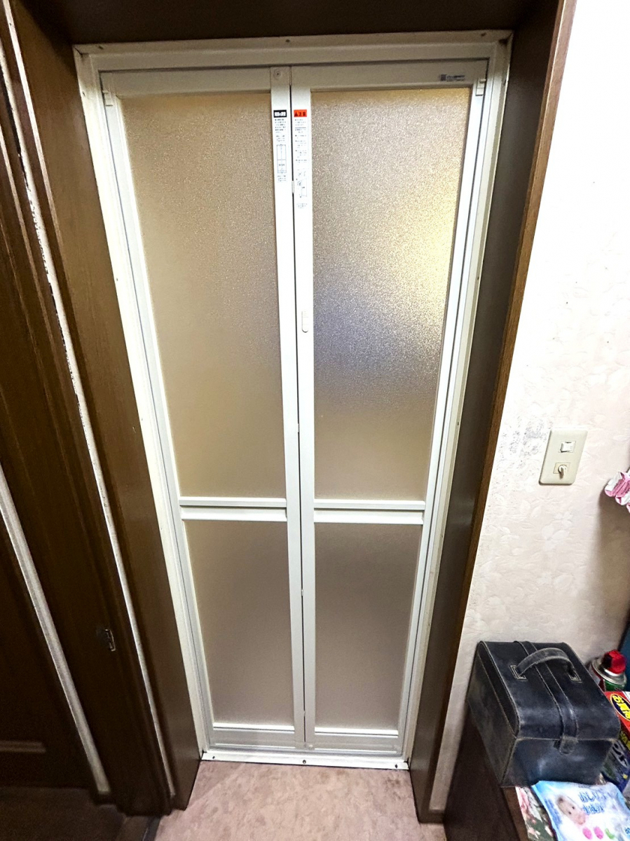 海南トーヨー住器の毎日のバスタイムに、心地よさを✨リシェント 浴室折れ戸交換工事の施工後の写真1
