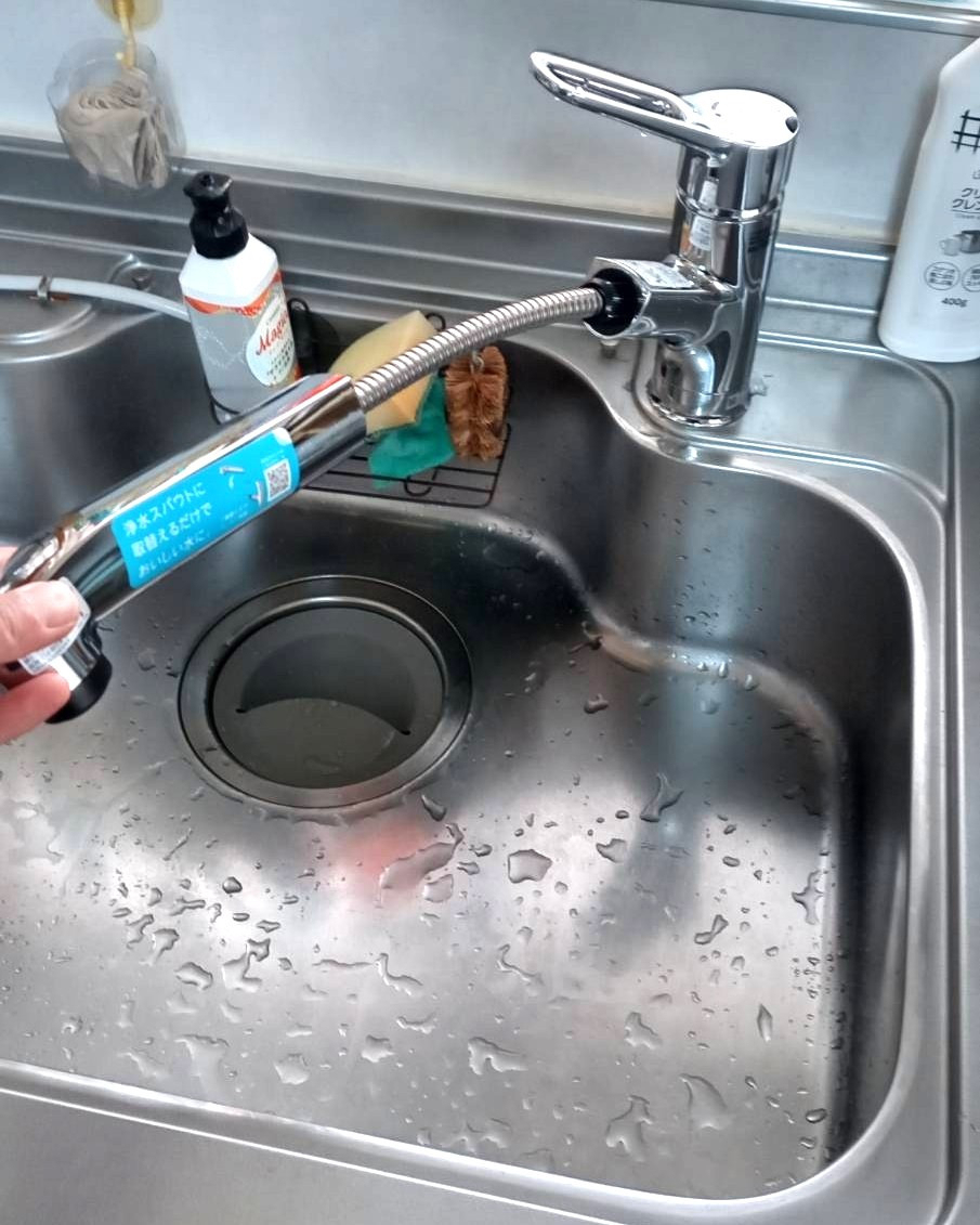 海南トーヨー住器のキッチン水栓交換で快適＆清潔な暮らしへ✨の施工後の写真2
