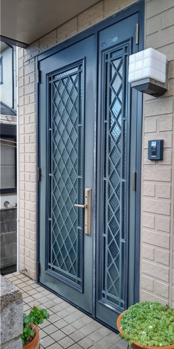 海南トーヨー住器の玄関リフォームで毎日が快適🛠️💡海南市の施工事例の施工前の写真1