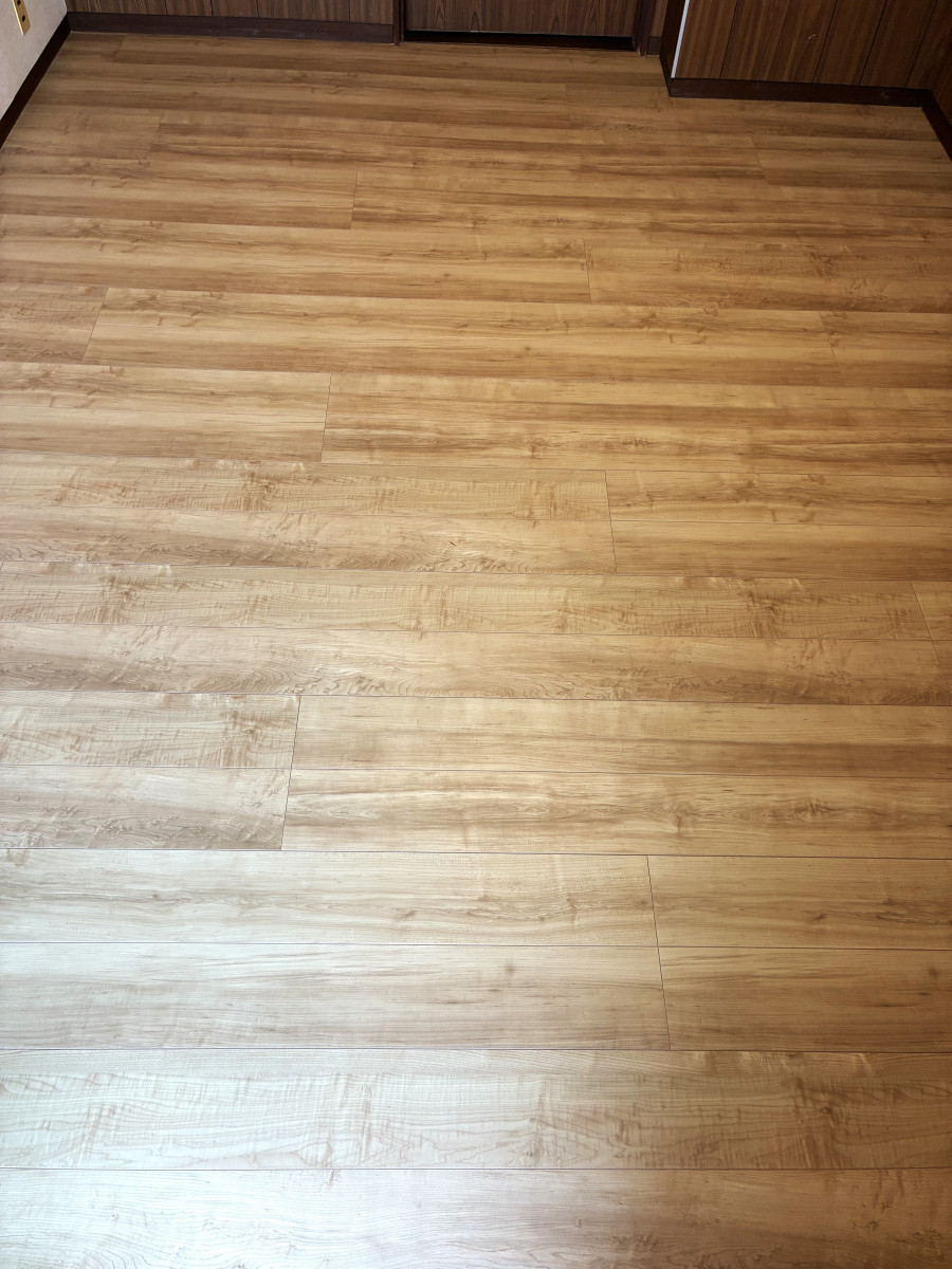 海南トーヨー住器の劣化した床を安全にリフォーム｜フローリング張替え施工例の施工後の写真2