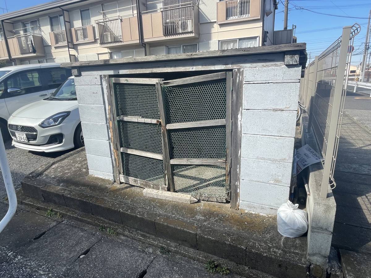 藤野トーヨー住器 市原のゴミステーション修繕の施工前の写真1