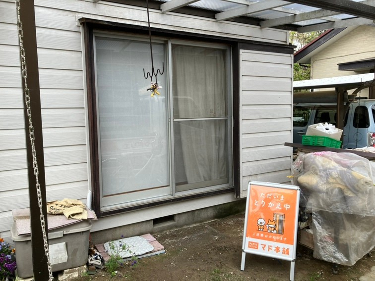 藤野トーヨー住器 市原の『千葉県市原市』雨戸一筋交換工事の施工前の写真2