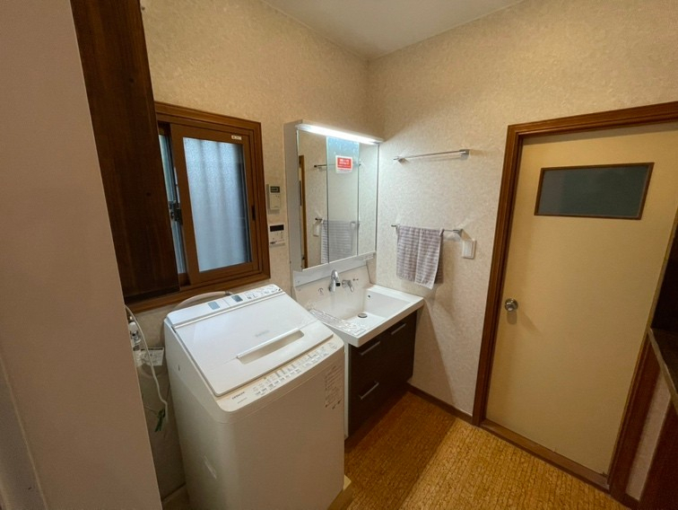 藤野トーヨー住器 市原の『千葉県君津市』洗面化粧台リフォーム工事の施工後の写真1