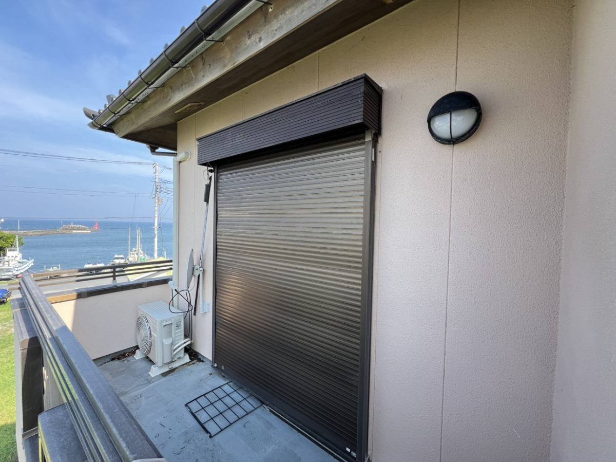 藤野トーヨー住器 市原の『千葉県富津市』補助金を活用!!電動シャッター交換工事の施工前の写真1