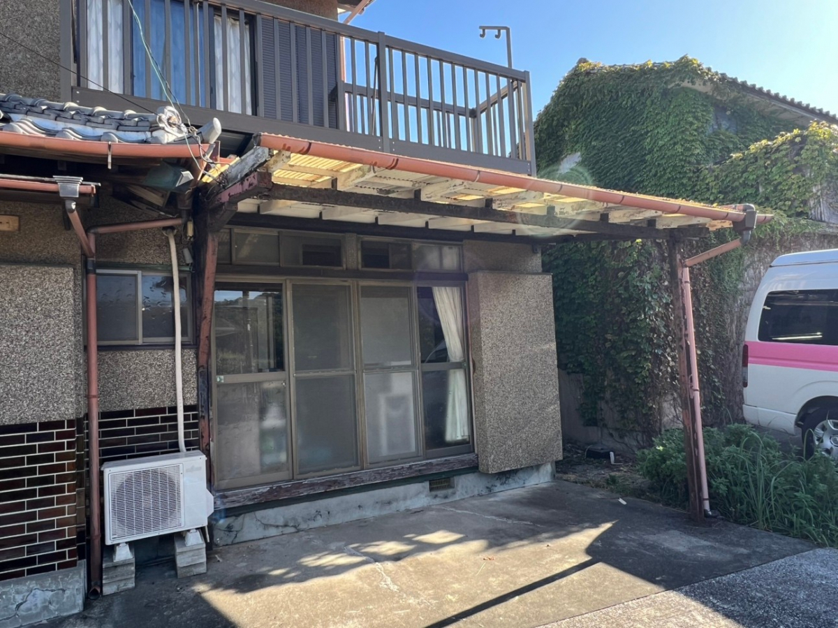 藤野トーヨー住器 市原の『千葉県富津市』ＬＩＸＩＬスピーネ　テラス交換工事の施工前の写真1