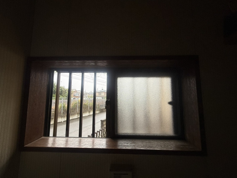 藤野トーヨー住器 市原の『千葉県市原市』内窓（インプラス）取付工事②の施工前の写真2