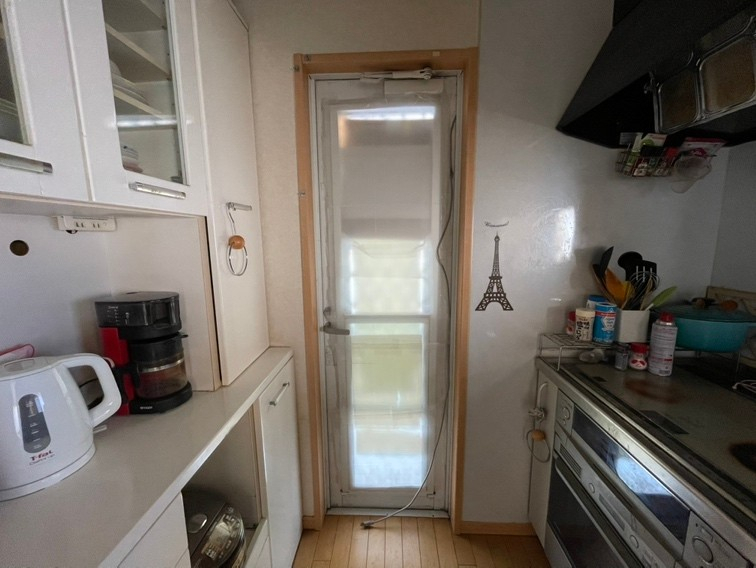 藤野トーヨー住器 市原の『千葉県君津市』断熱・防犯◆リシェント勝手口ドア交換工事の施工前の写真1